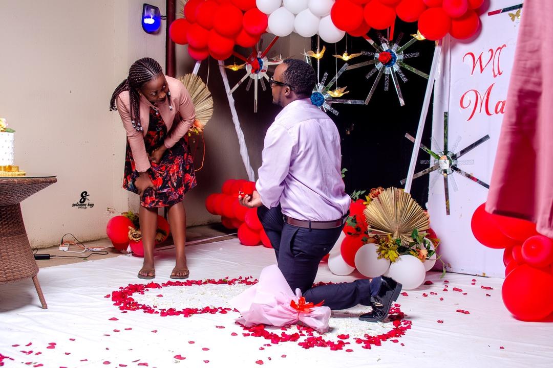 Moments of how Jovan proposed to Joan, and she ran away