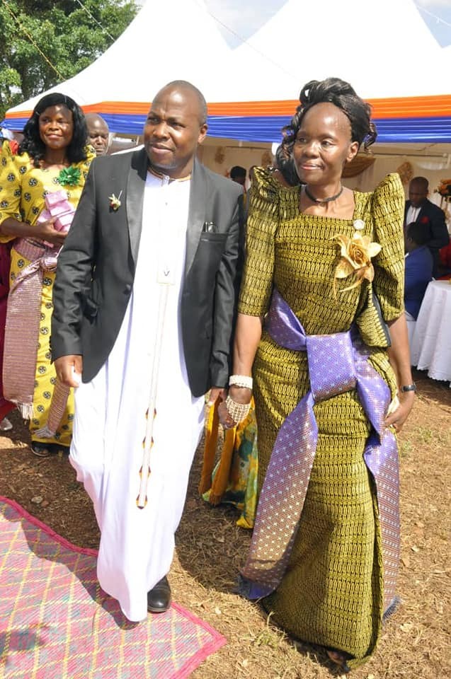 Faith introduces Dastun - Mikolo