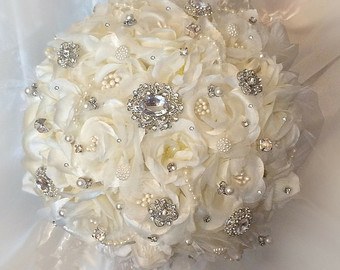 Goodbye Natural Flowers, Now Welcoming The Brooch Bouquet!