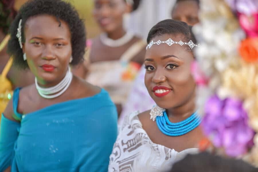 Evah introduces Ambrose - Mikolo