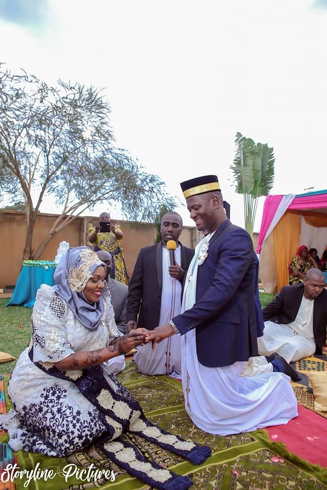 Amina and Abdul-Shakur - Mikolo
