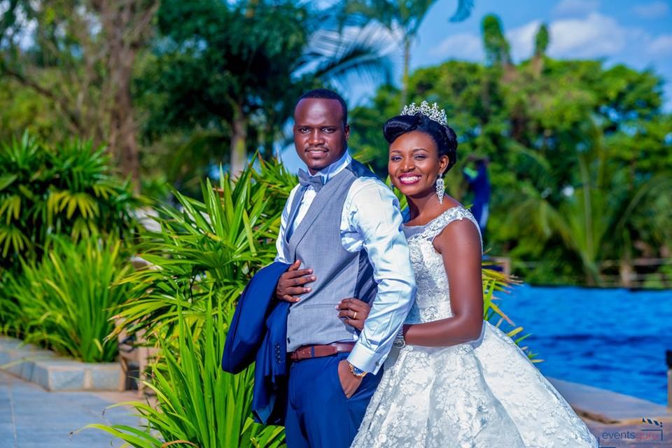 All Bets Off: Frank and Shivan?s Elegant Romantic Wedding