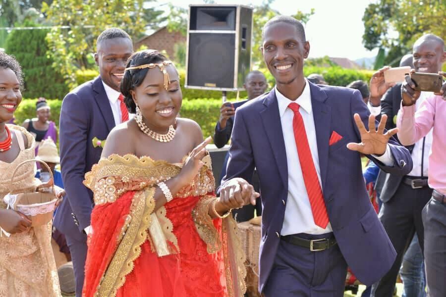 Evah introduces Ambrose - Mikolo