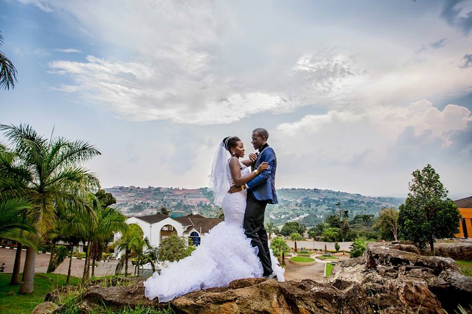 Photo Gallery: Peter And Marias Amazing Wedding Photoshoot!