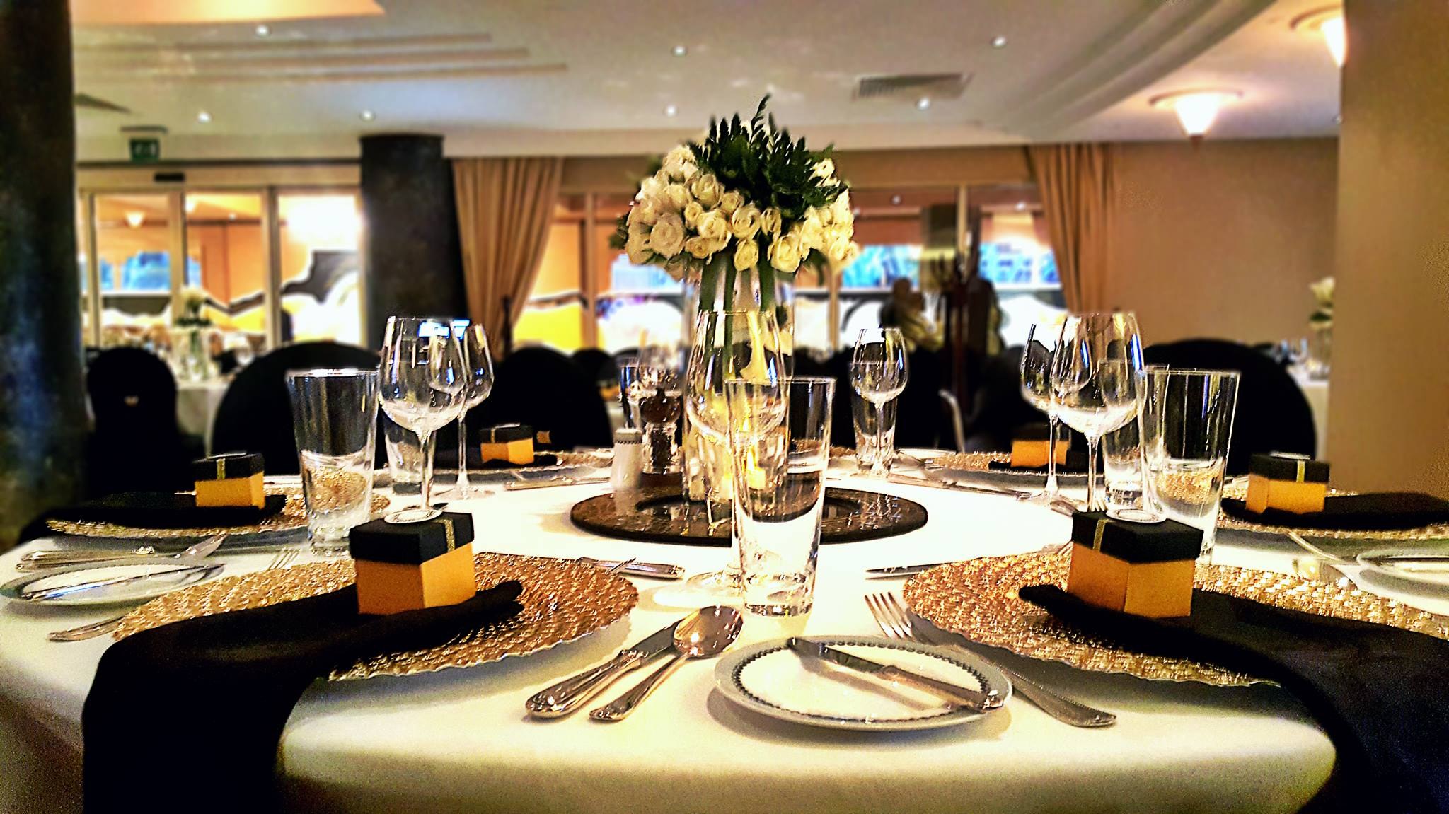Round Reception Table Decorating Tips