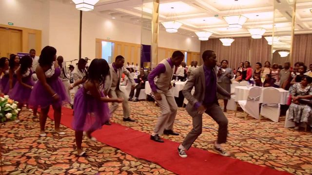 7 Things a Wedding Guest Should Never Do