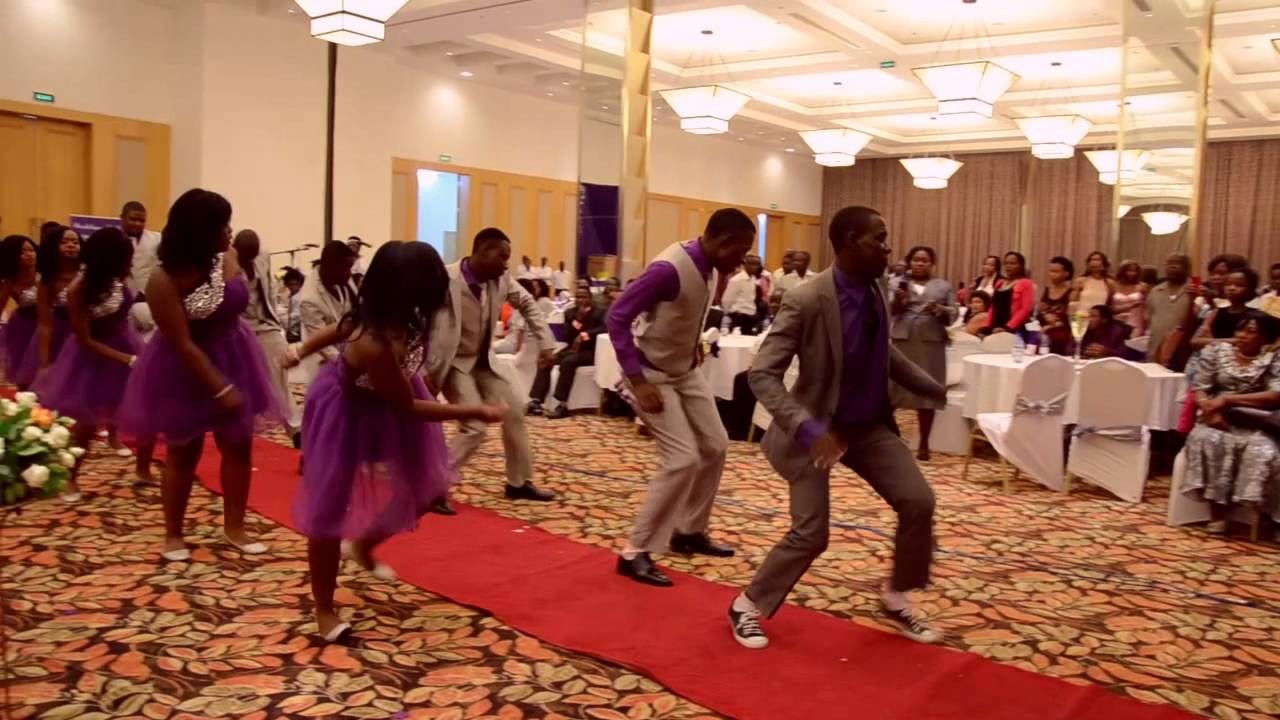 7 Things a Wedding Guest Should Never Do