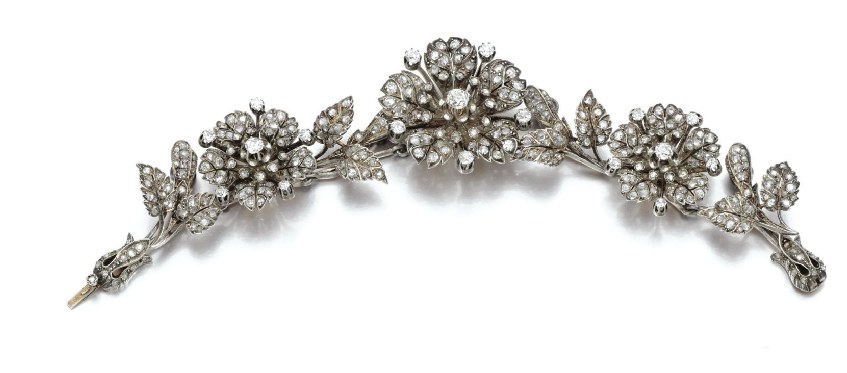 The wedding Tiara, How to choose it