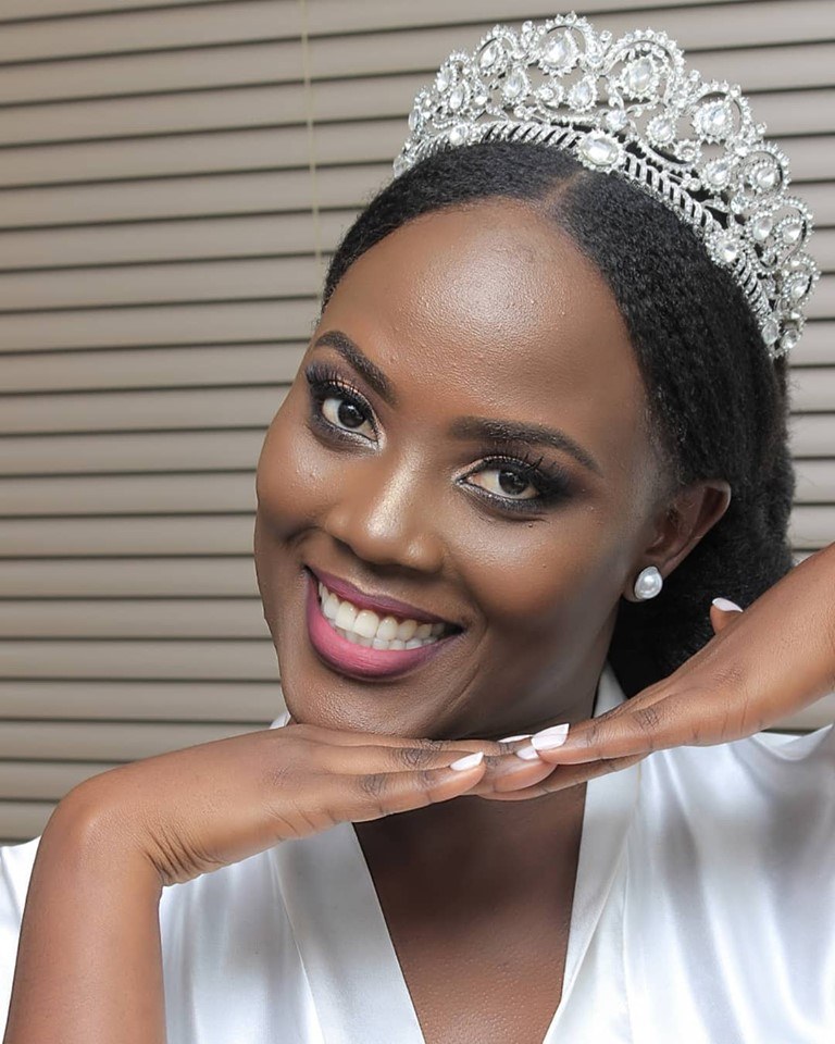 Mimi's perfect bridal look via mikolo.com