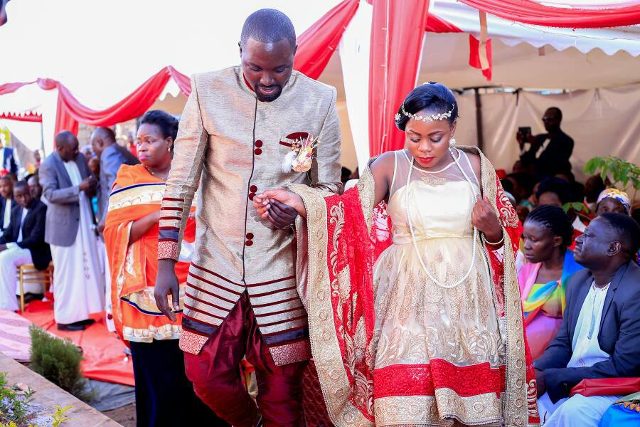 The Indian Themed Introduction, Phionahs Kuhinjira in pictures