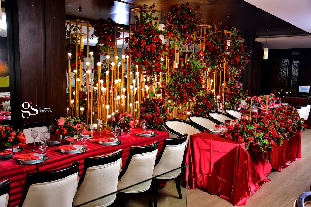 Wedding Décor: Maroon, Red & Coral headline Josephine and Stephen’s decor