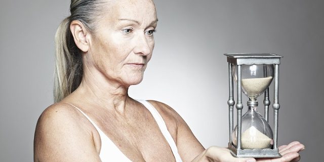 10 WARNING SIGNS FOR WOMEN ? YOU?RE AGING TOO FAST!!!