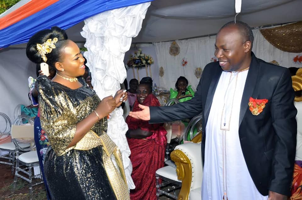 Faith introduces Dastun - Mikolo