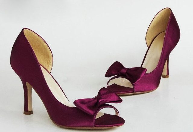 7 THINGS TO CONSIDER WHEN PICKING YOUR WEDDING SHOES