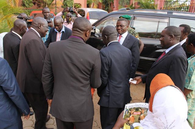 Buganda katiikiro Charles Peter Mayiga being welcomed at Sapphire Hotel Limited
