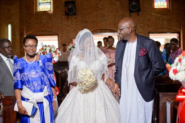 Arnold weds Jemimah