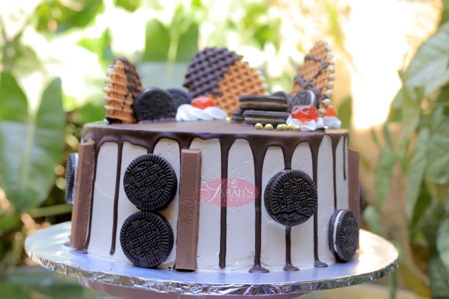 Red velvet birthday cake