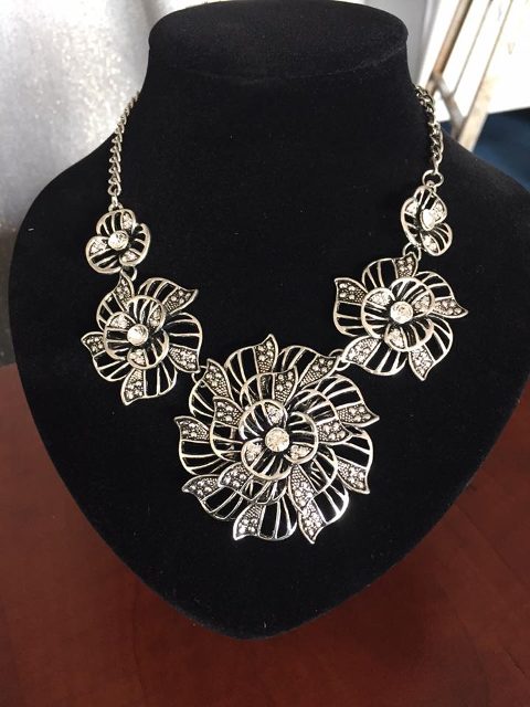 A bridal necklace at Nisha's Bridals