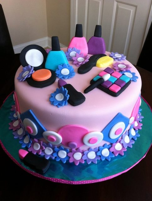 Very nice cake made by Elieonai Cakes