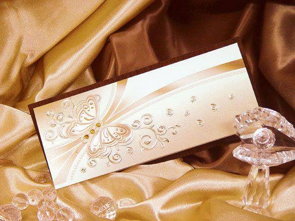 A well designed wedding invitation cake made by Chic Design