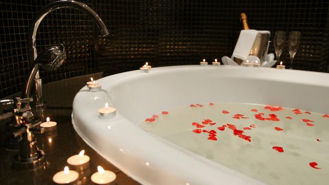 Sheraton Kampala Hotel Presidential Suite Bathroom