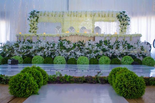 Andrew and Linda's wedding decor