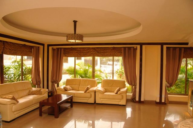 Royal Suites Hotel Reception