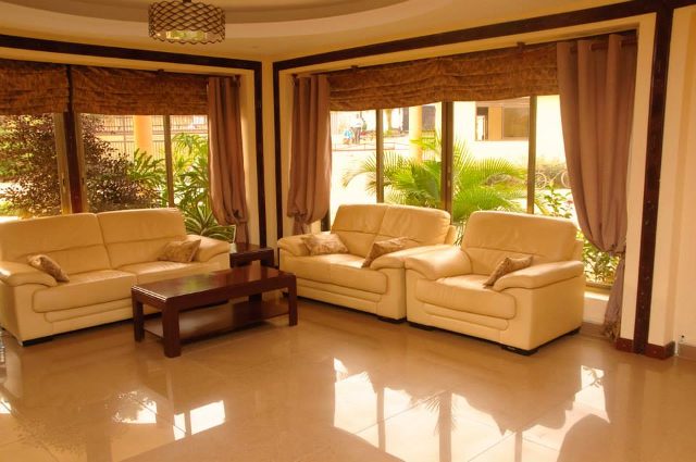 Royal Suites Hotel Reception
