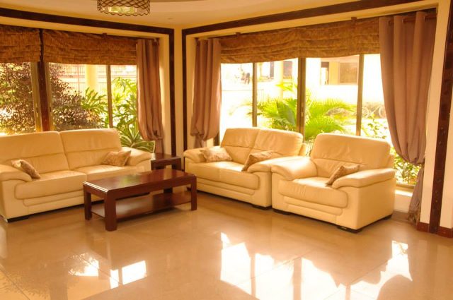 Royal Suites Hotel Reception