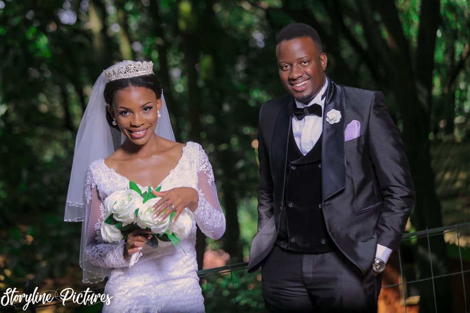 First Photos From Alex and Sandra?s White Wedding