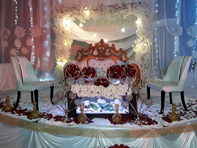 High table wedding decorations at Silver Springs Hotel
