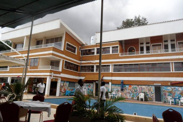 Swimming pool facilities at Hotel International
