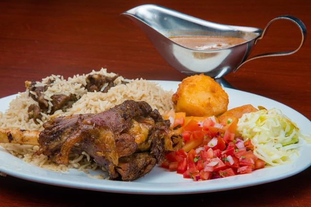 Nican Resort Hotel catering services