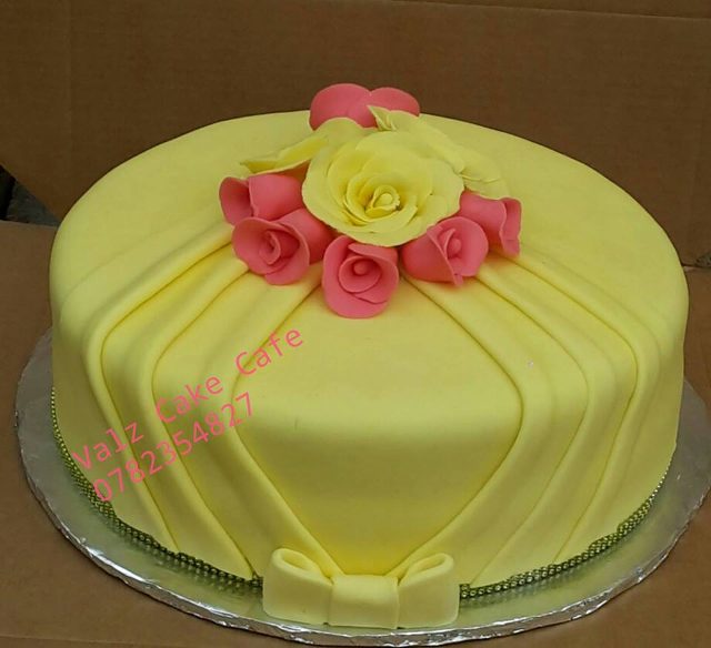 Valz Cake Cafe logo
