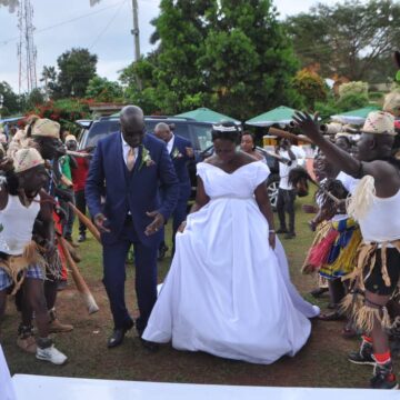 Charles Odongtho weds Linda Bernadette Kyarikora via mikolo